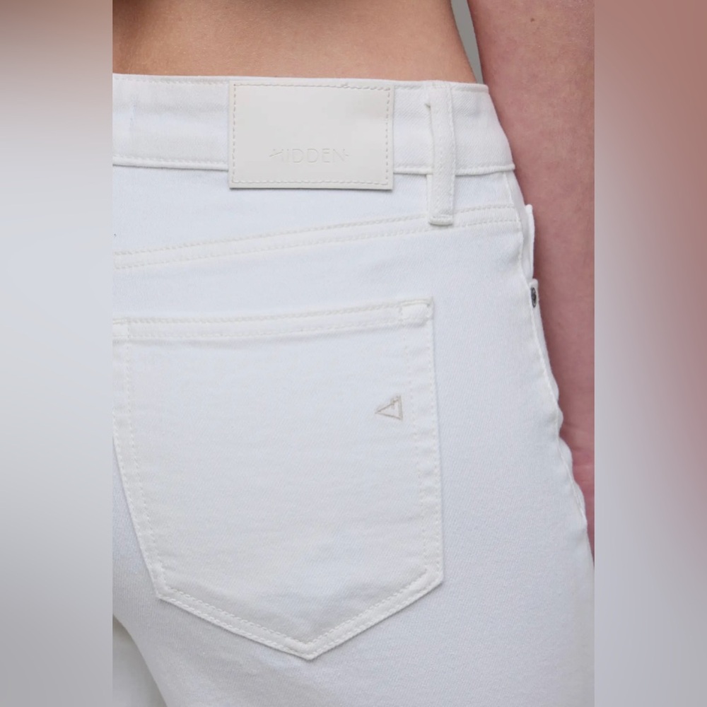 Hidden Denim White Wide Leg Dad Jean - Picture 4 of 8